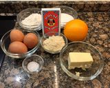 Foto del paso 1 de la receta Tarta húmeda de naranja y chocolate