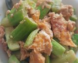 รูปขั้นตอนการทำที่ 5 ของ แตงกวาผัดไข่