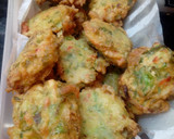 Foto del paso 4 de la receta: Buñuelos de puerro y lechuga!