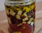 Foto del paso 5 de la receta: Quesitos saborizados con hierbas, especias, tomates secos y uvas pasa en AOVE