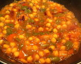 Foto del paso 7 de la receta: Wok de garbanzos con pimientos y cebolla