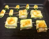 Foto del paso 2 de la receta: Paquetes de calabacín con aliño de mango