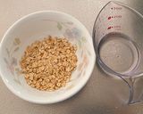 A picture of step 1 of Oatmeal Egg Fried Rice.