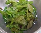 รูปขั้นตอนการทำที่ 1 ของ ผักเหลียงผัดไข่