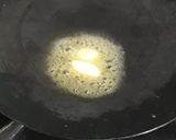 A picture of step 4 of Veg cheese Pizza.