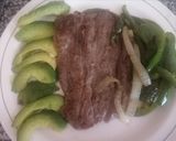 Foto del paso 3 de la receta: Pimientos con cebolla salteados