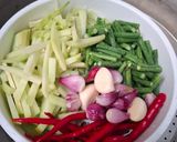 Foto langkah ke 1 dari resep Ketupat Sayur Betawi.