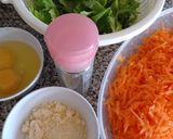 Foto del paso 1 de la receta: Tortilla de hojas de apio y zanahoria