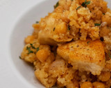 Foto del paso 7 de la receta: Cuscús y garbanzos con pollo al Ras el-hanout e hierbabuena