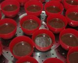 Foto langkah ke 5 dari resep Brownies kukus mini tanpa mikser.