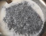 A picture of step 2 of Chia rose pudding.