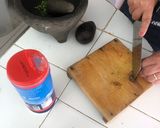 A picture of step 1 of Guacamole.