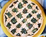 Foto del passaggio 7 della ricetta Torta salata con speck, ricotta e bietole