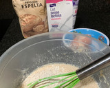 Foto del paso 1 de la receta: Crepes de harina de espelta con York y queso🧀🥞