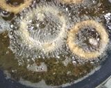 A picture of step 3 of Crunchy onion rings.