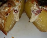 Héjában sült, töltött burgonya recept fázis 4 fotója