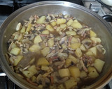 Foto del paso 5 de la receta: Patatas con champiñones y bacon. Fácil, rápido y sencillo