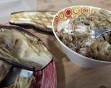 Foto del paso 2 de la receta Berenjenas rellenas de atún y huevo en microondas