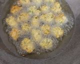 A picture of step 6 of Moong Dal ke Pakode.