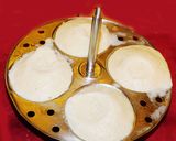 சூப்பர் சாஃப்ட் நெய் இட்லி ரெசிபி ஸ்டேப் 3 புகைப்படம்