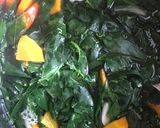 Foto langkah ke 2 dari resep Sayur bening Daun Katuk & Wortel.