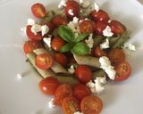 Makaron z pesto bazyliowym,fetą i pomidorkami🍝 krok przepisu 1 zdjęcie