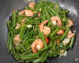 Foto langkah ke 5 dari resep Tumis udang bunga bawang.