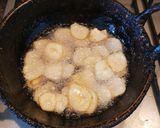 A picture of step 2 of Raw banana chips/Vazhakkai chips.