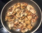 Foto del paso 4 de la receta: Medallones de muslitos de conejo al ajillo