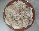 Foto del paso 3 de la receta: Cazuelita de calabacín con York y queso, acompañada de ensalada