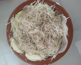Foto del paso 3 de la receta: Cazuelita de calabacín con York y queso, acompañada de ensalada