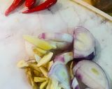 Gambar langkah 1 resipi Sotong Katak Masak Kunyit.