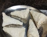 A picture of step 4 of Crispy Bread Cones.