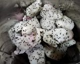 A picture of step 1 of Dragon fruits milkshake.