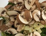 A picture of step 4 of Mixed Salad with Basil Olive Oil.