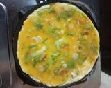 Foto langkah ke 3 dari resep Telur Dadar Pedas.