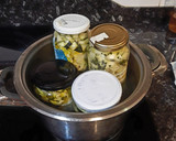 Foto del paso 1 de la receta: Calabacines en conserva con ajo y perejil