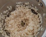 A picture of step 1 of Urad dal ke wada.