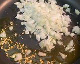 Foto del paso 1 de la receta Risotto de salmón y espárragos con su caldo a mi manera