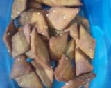 A picture of step 9 of Jaggery wheat diamonds.