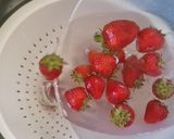 عکس مرحله 1 از دستور مربای توت فرنگی خوشرنگ 🍓