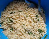 Foto langkah ke 1 dari resep Jajanan Bola-bola Mie Instan.