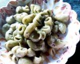 A picture of step 4 of Basil pesto macaroni.