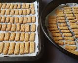 Foto langkah ke 5 dari resep Kastengel keju cheddar tanpa cetakan kastengel.