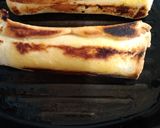 Foto langkah ke 3 dari resep Roti Bakar Gulung Pisang Keju.