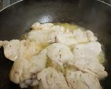 Foto del paso 2 de la receta: Pollo con salsa de quesos