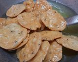 A picture of step 5 of Mathri.