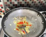 Foto langkah ke 1 dari resep Tumis Brokoli Wortel Telur.