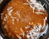 Foto del paso 3 de la receta: Bisteces de puerco en salsa de jitomate