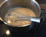 Une image de l'étape 4 de Brownie et ganache  montée à la vanille et caramel crémeux.